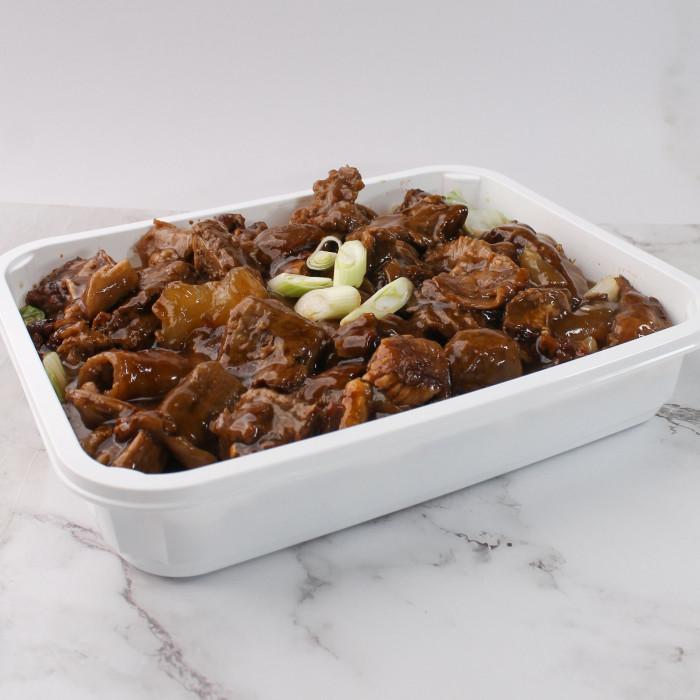 Braised Beef Brisket with Tendon (Tray)