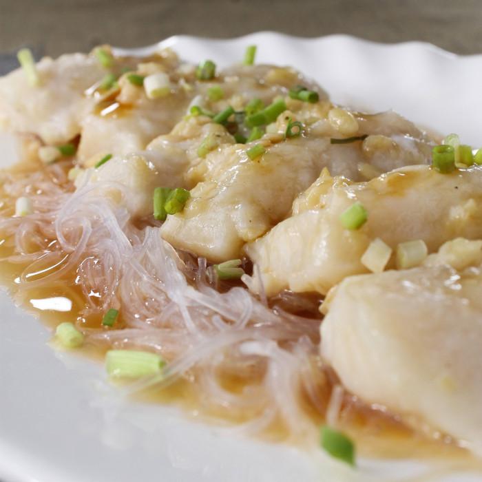 Steamed Fish Fillet with Garlic (Tray)